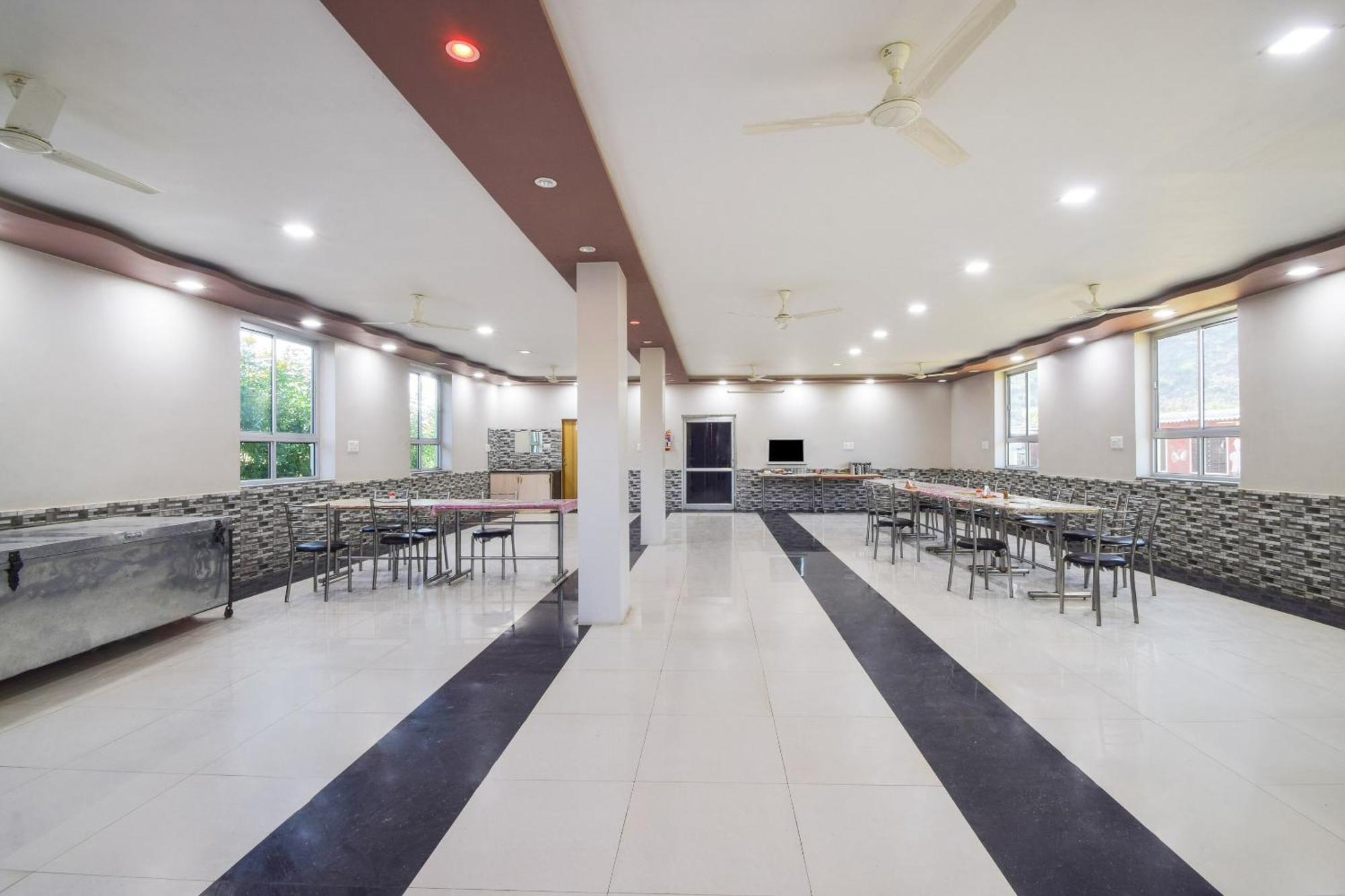 Hotel O Green Valley Resort 布什格尔 外观 照片